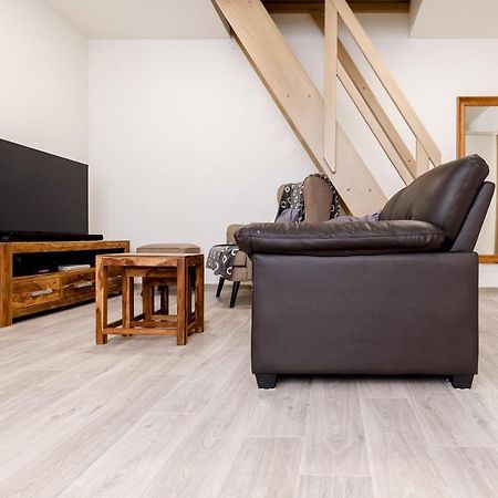 Apartment Ness Bozi Dar Bagian luar foto