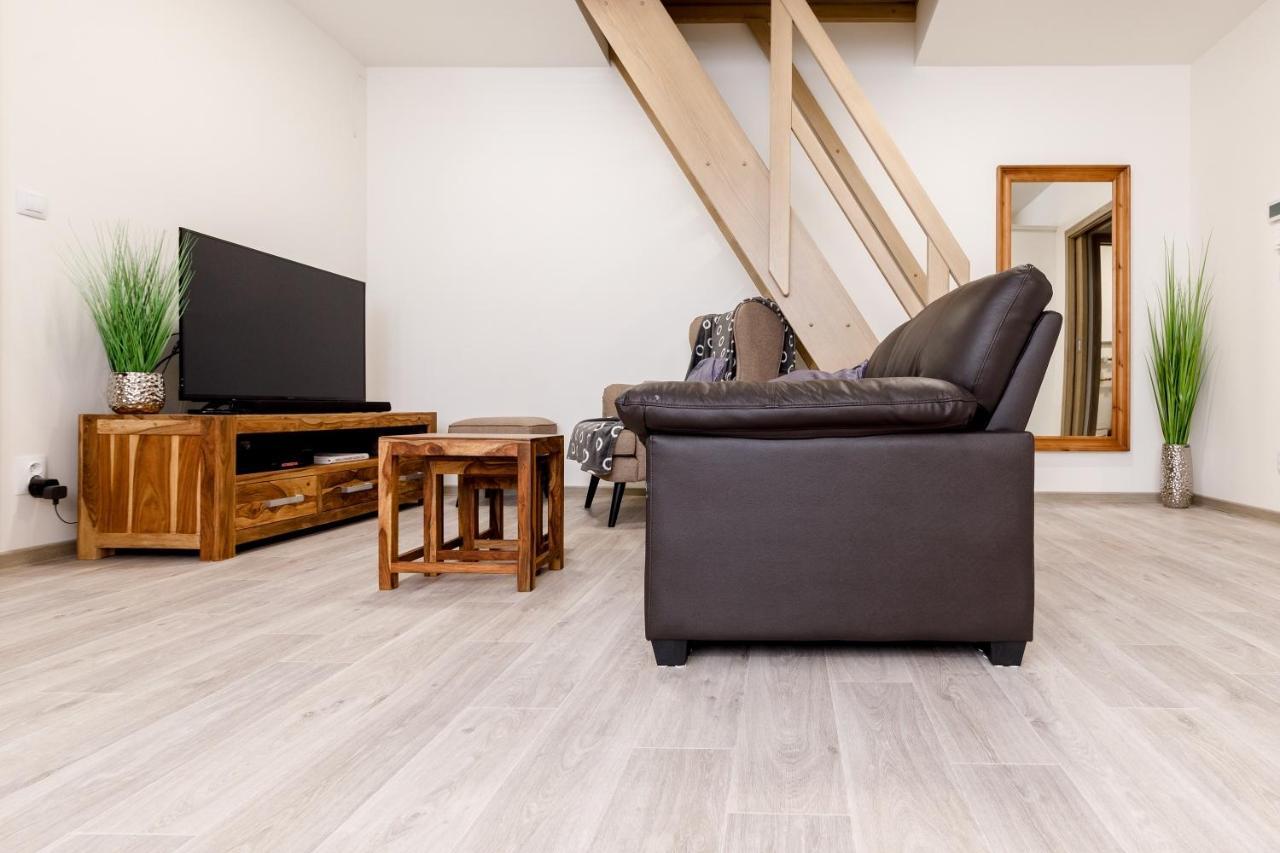 Apartment Ness Bozi Dar Bagian luar foto