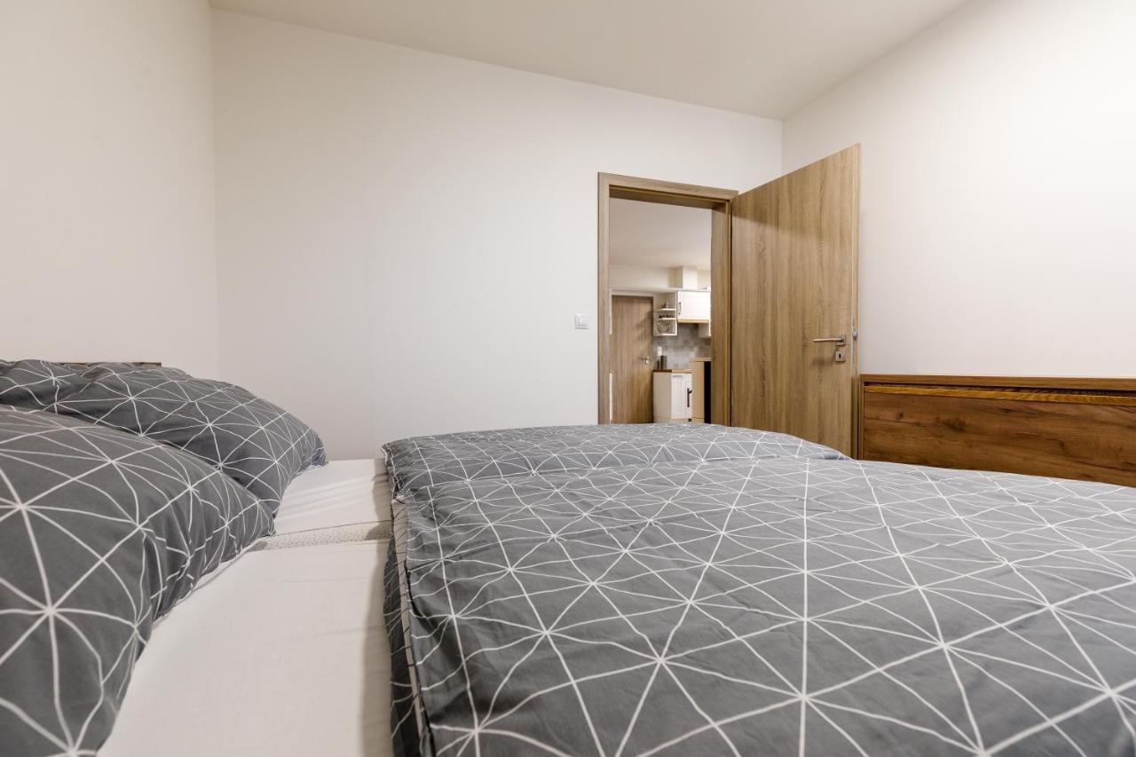 Apartment Ness Bozi Dar Bagian luar foto